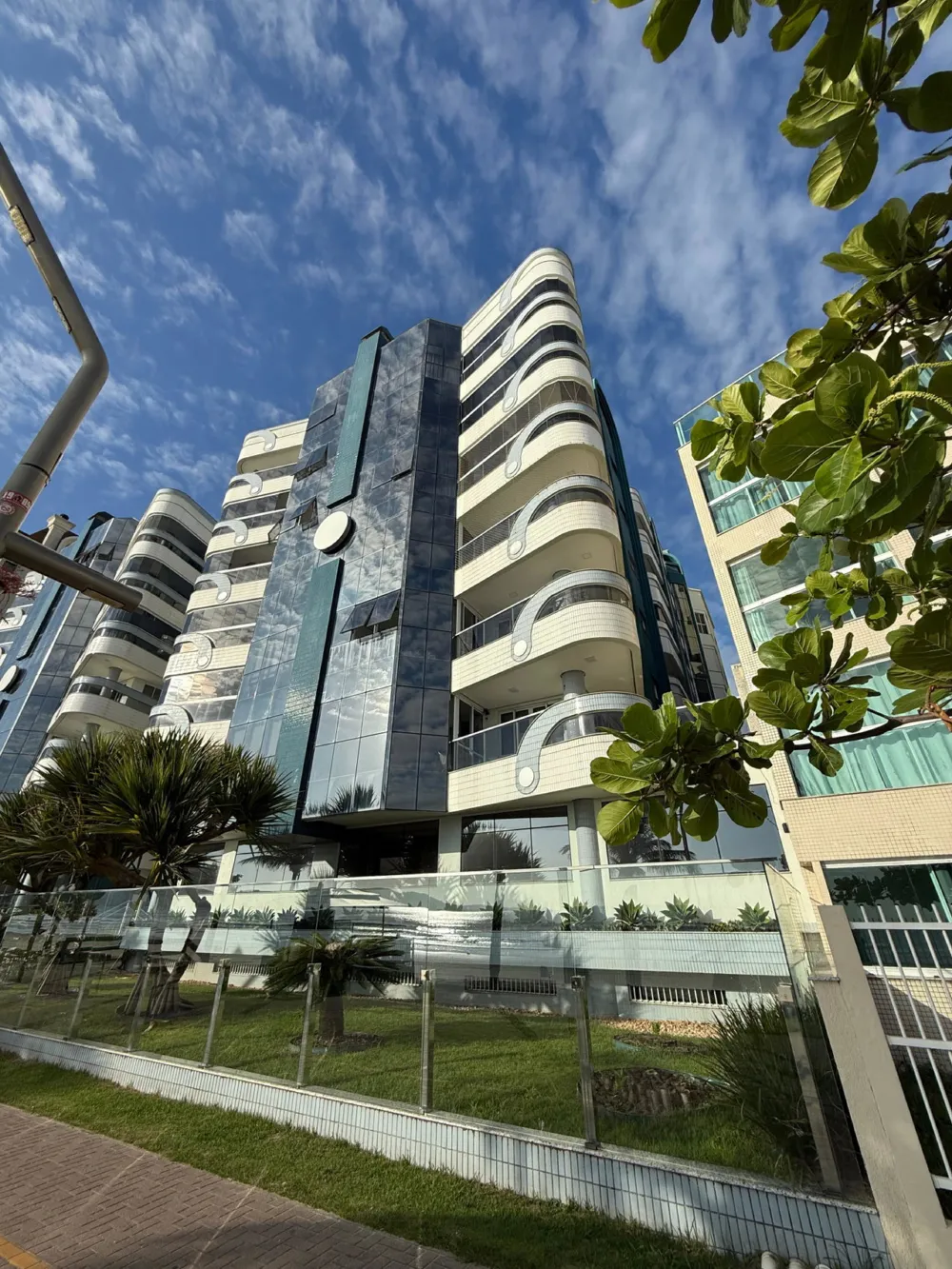 Apartamento para venda no bairro Meia Praia em Itapema