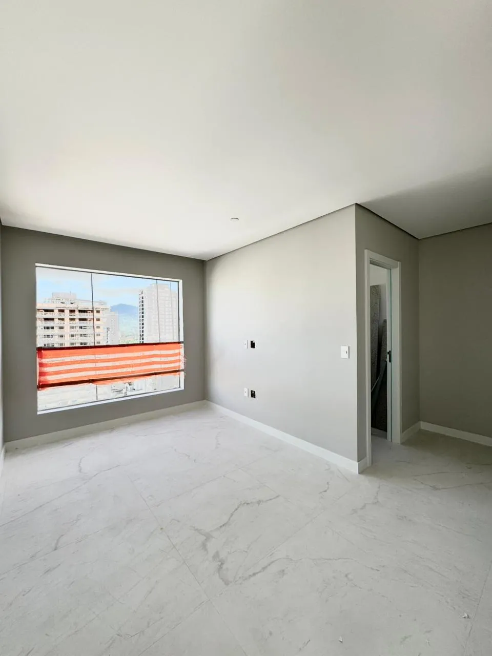 Apartamento para venda no bairro Meia Praia em Itapema