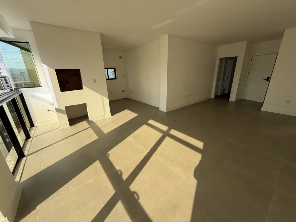 Apartamento para venda no bairro Meia Praia em Itapema