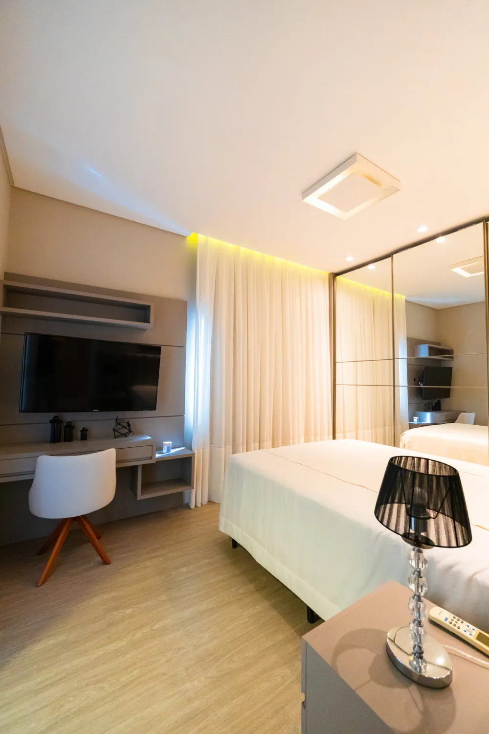 Apartamento para venda no bairro Meia Praia em Itapema