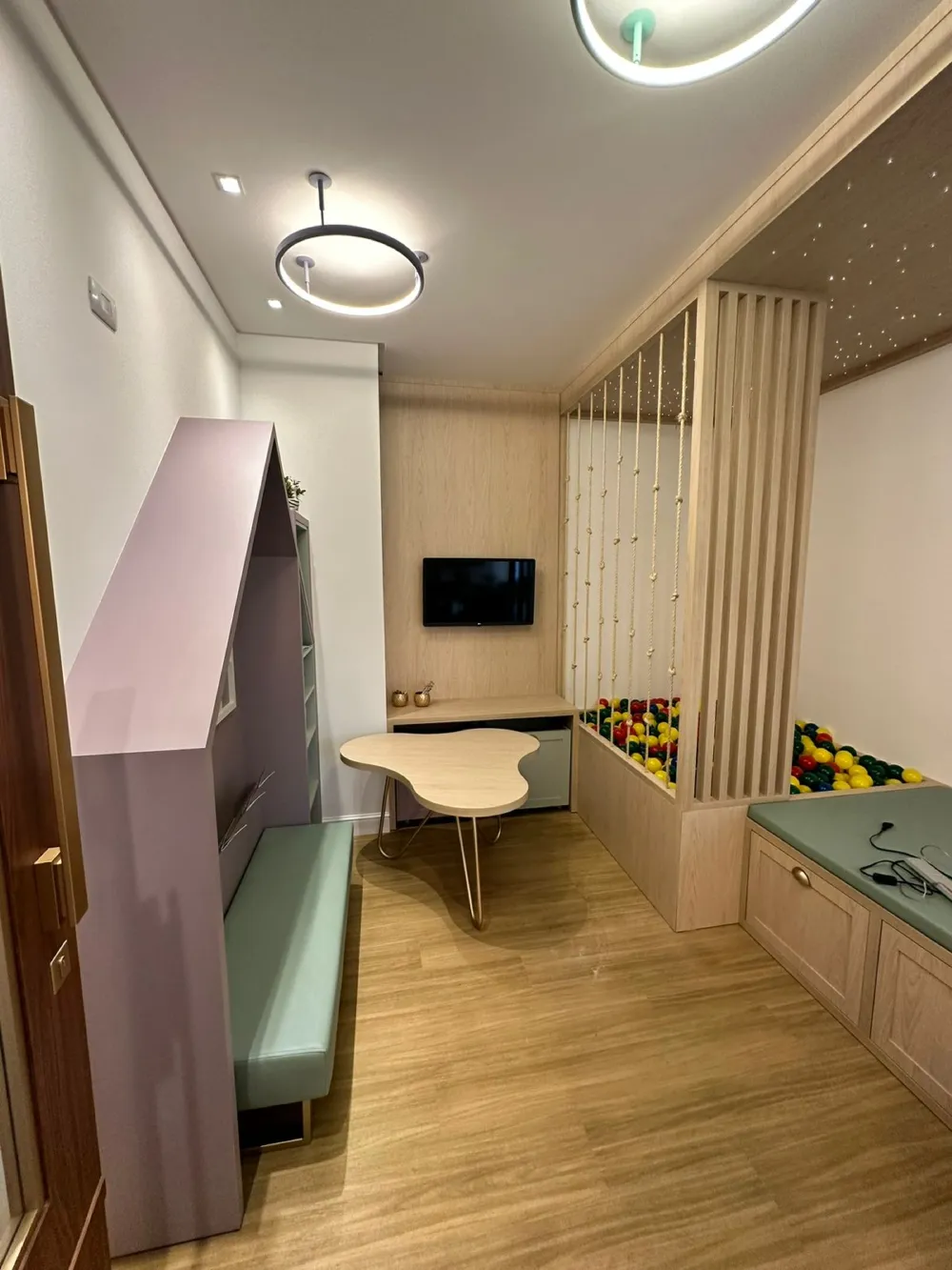 Apartamento para venda no bairro Meia Praia em Itapema
