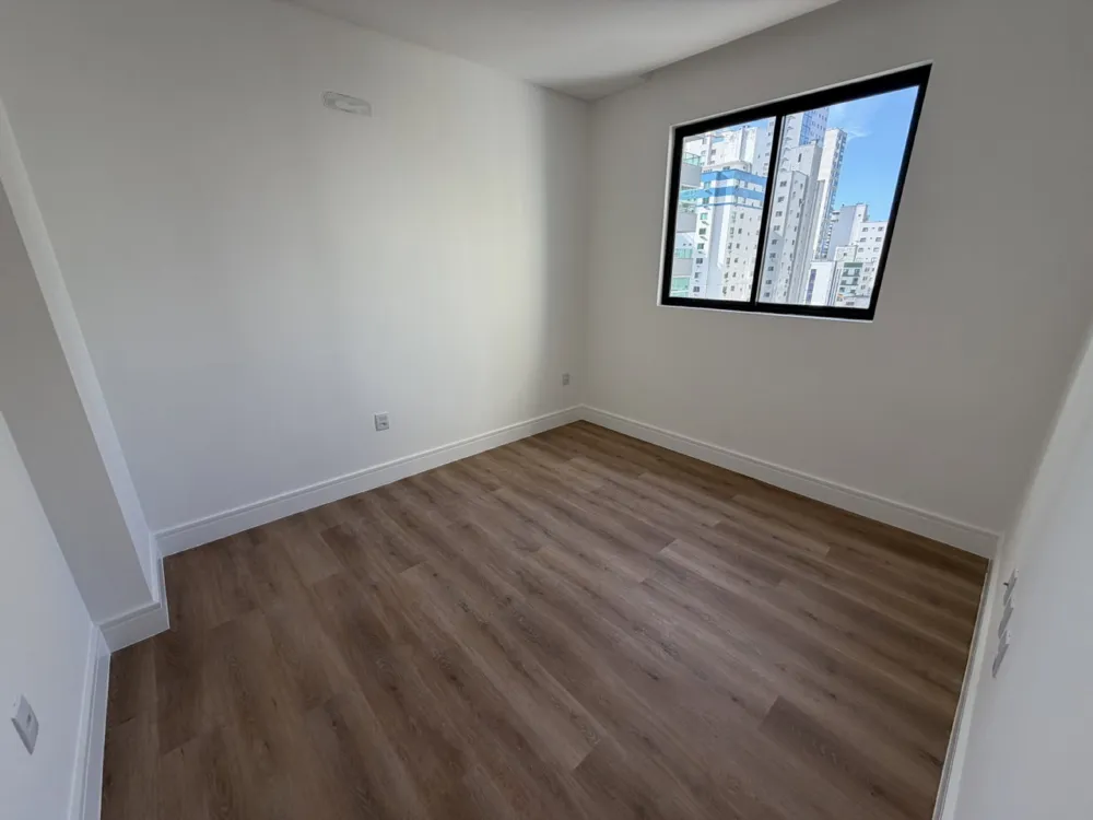 Apartamento para venda no bairro Meia Praia em Itapema