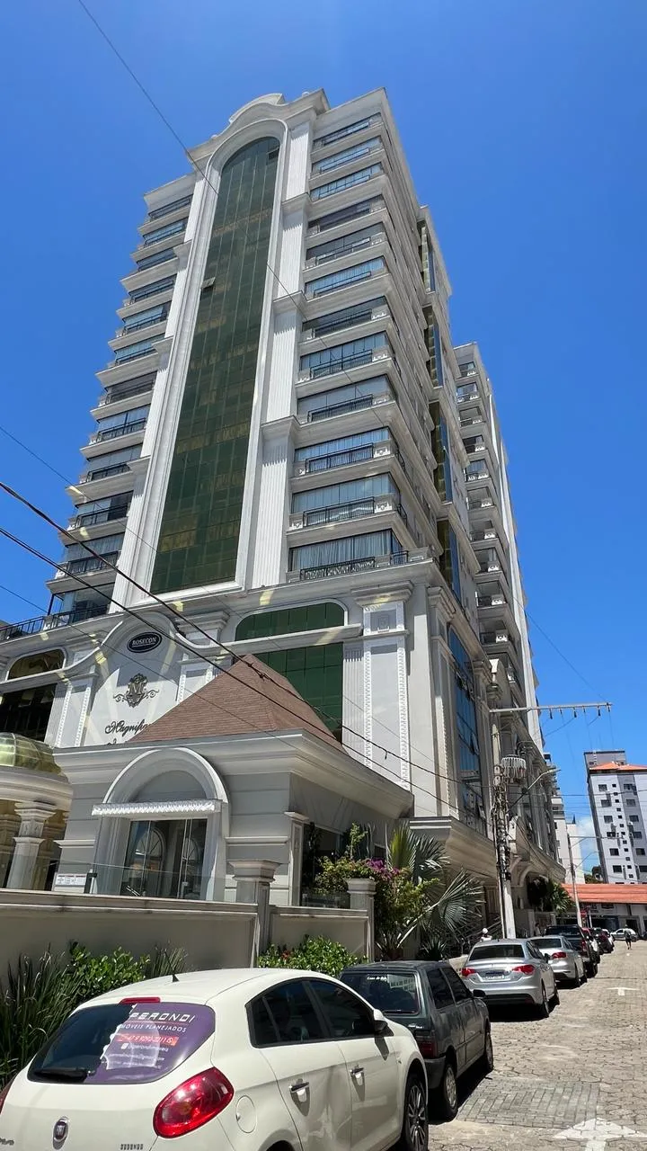 Apartamento 4 quartos para venda no bairro Meia Praia em Itapema