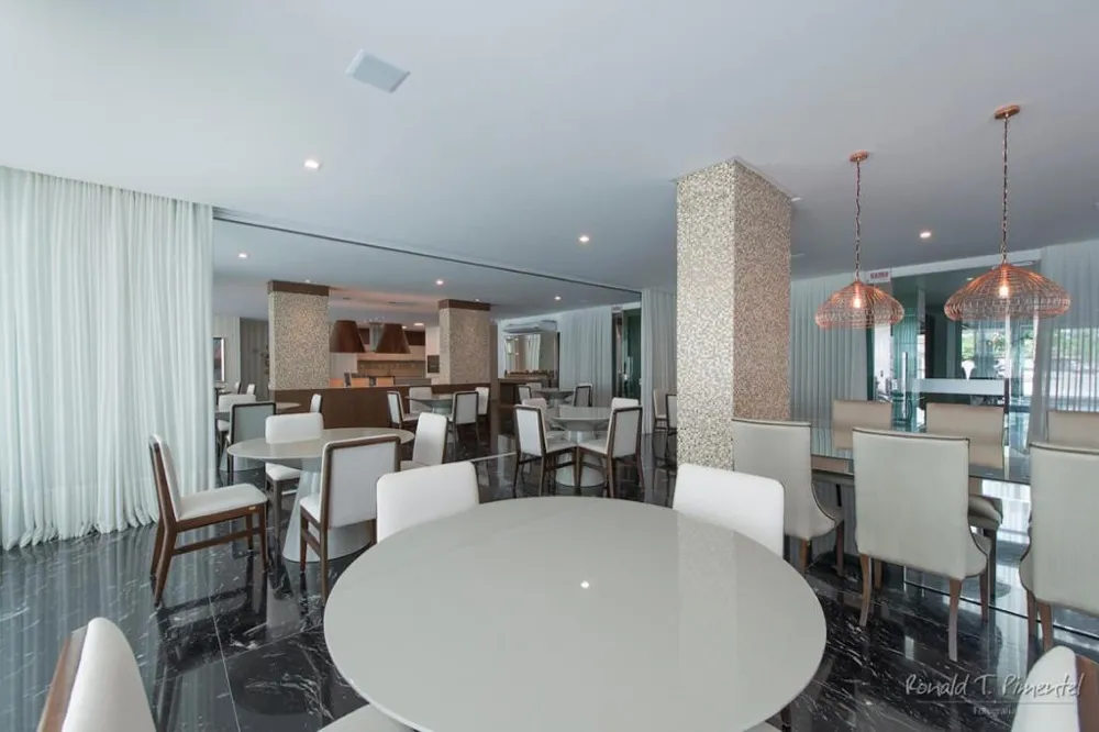Apartamento para venda no bairro Meia Praia em Itapema