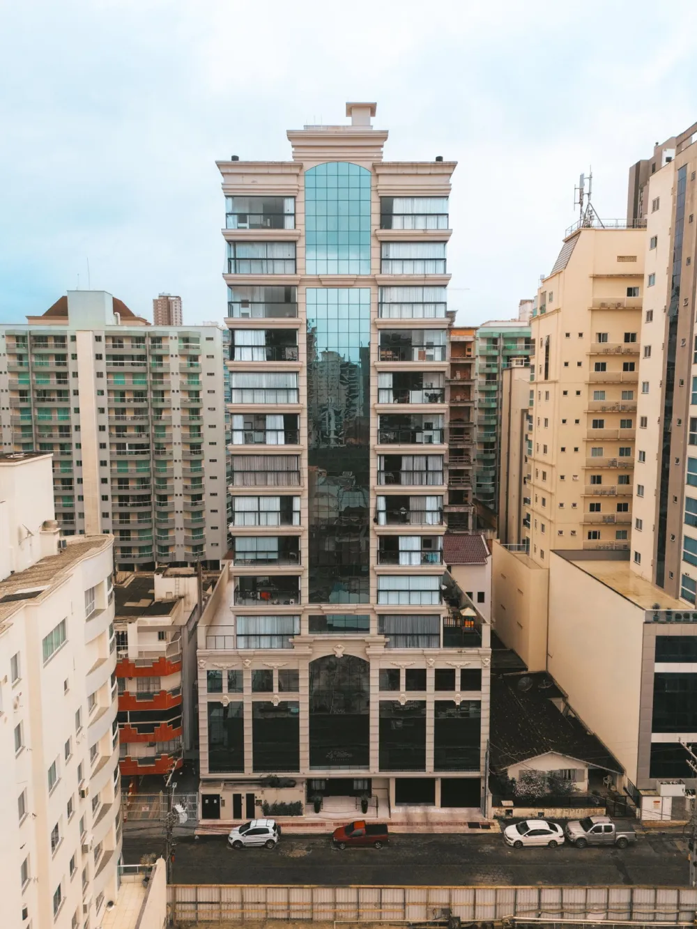 Apartamento para venda no bairro Meia Praia em Itapema