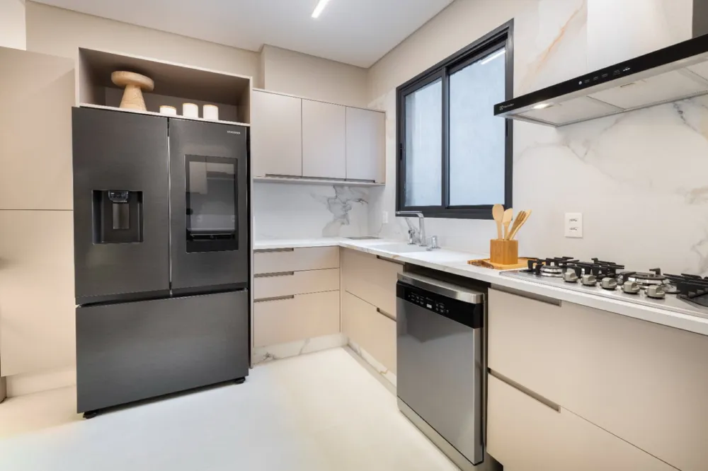 Apartamento para venda no bairro Meia Praia em Itapema