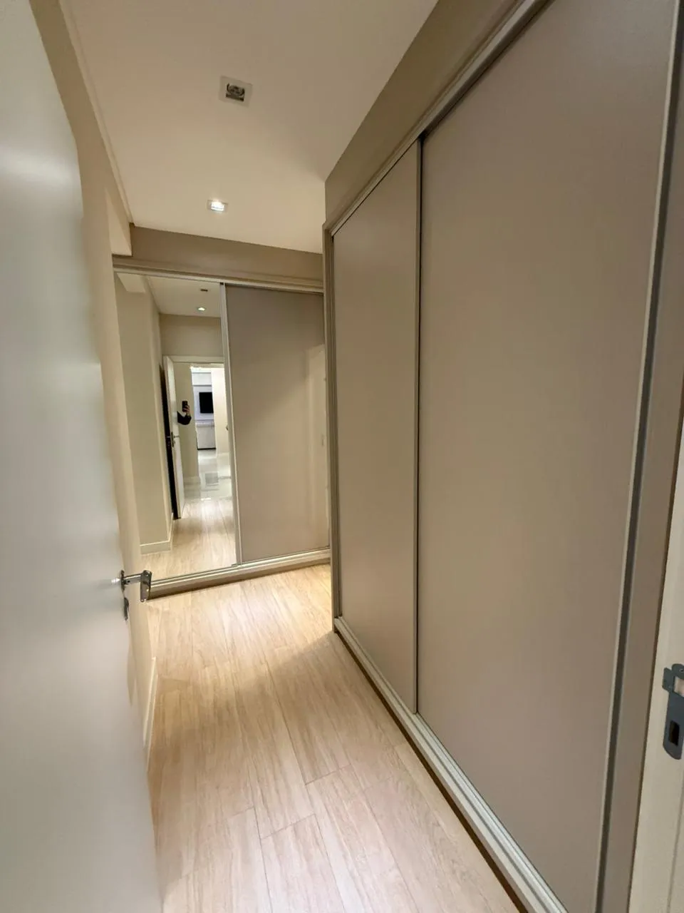 Apartamento para venda no bairro Meia Praia em Itapema