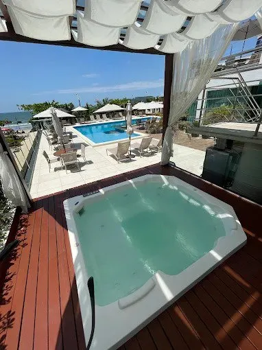 Apartamento para venda no bairro Meia Praia em Itapema