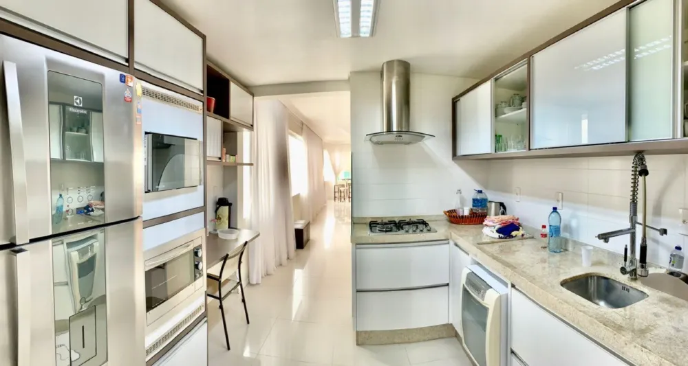 Apartamento para venda no bairro Meia Praia em Itapema
