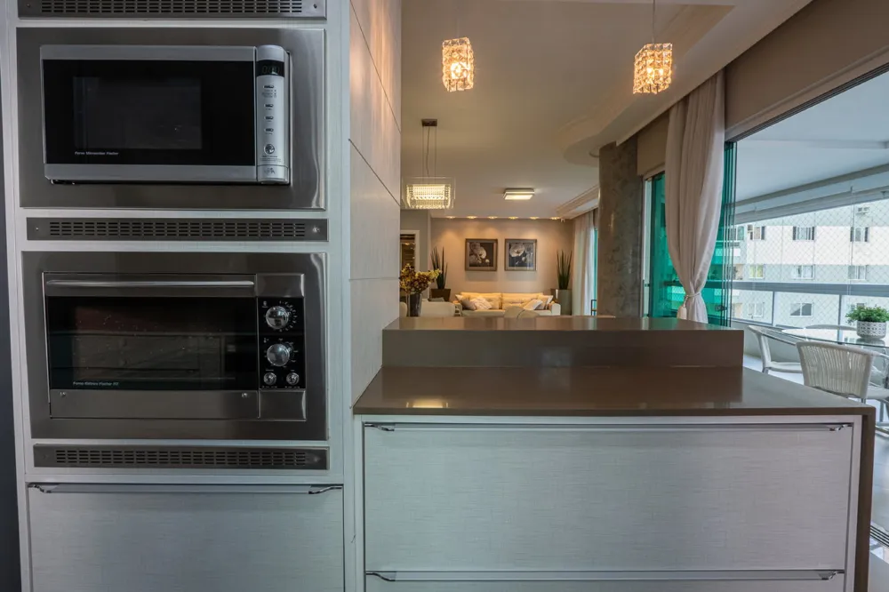 Apartamento para venda no bairro Meia Praia em Itapema