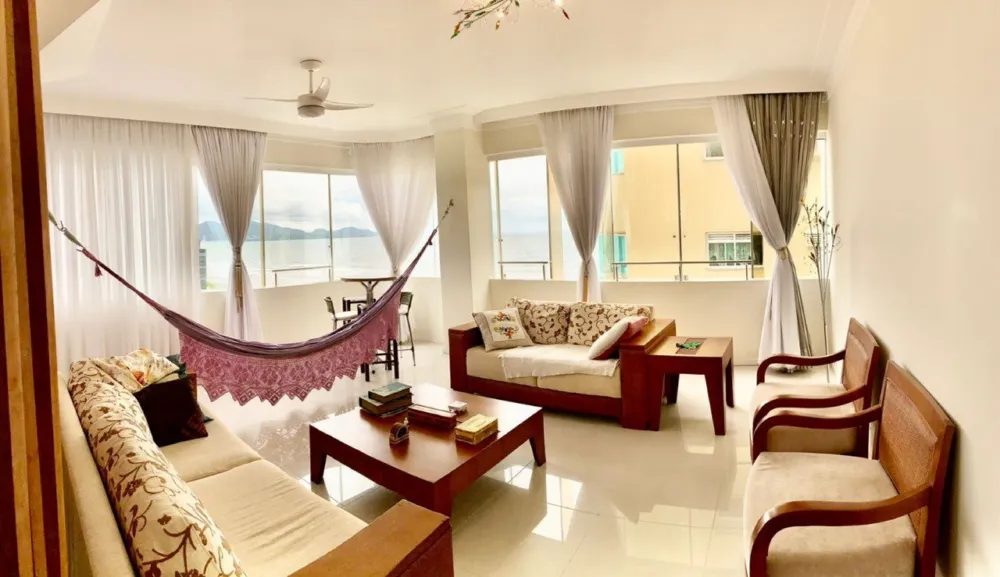 Apartamento para venda no bairro Meia Praia em Itapema