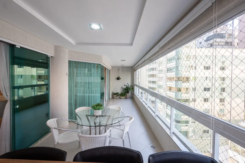 Apartamento para venda no bairro Meia Praia em Itapema