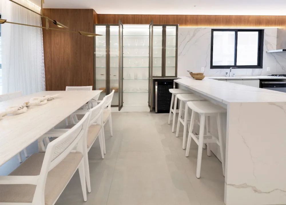Apartamento para venda no bairro Meia Praia em Itapema