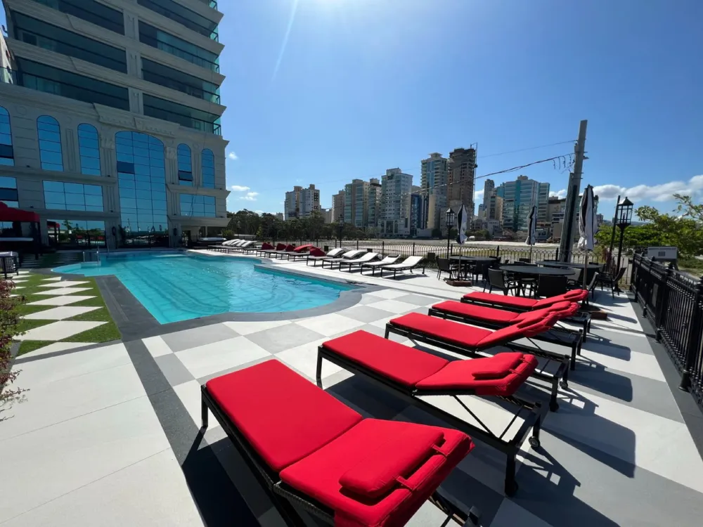 Apartamento para reserva no bairro Meia Praia em Itapema