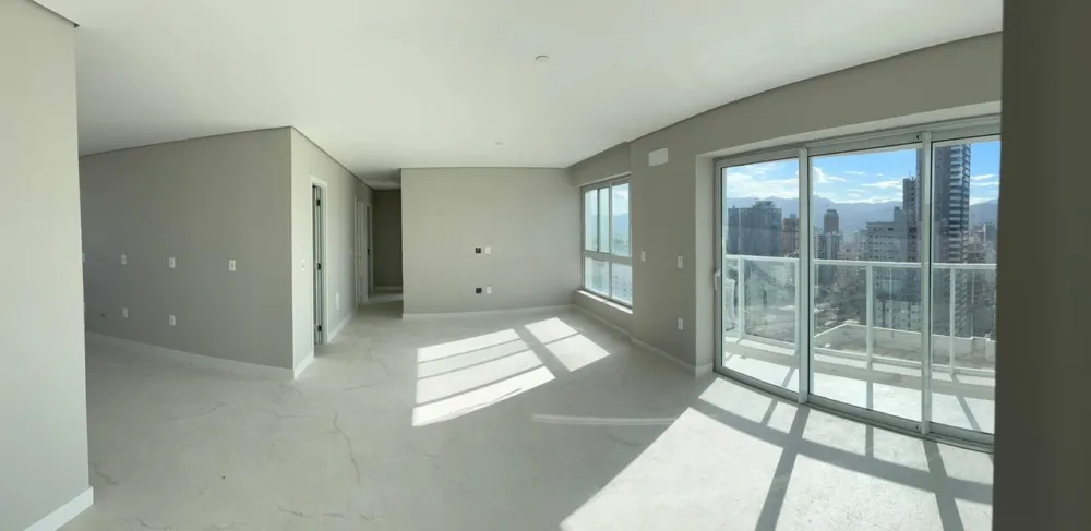 Apartamento para venda no bairro Meia Praia em Itapema