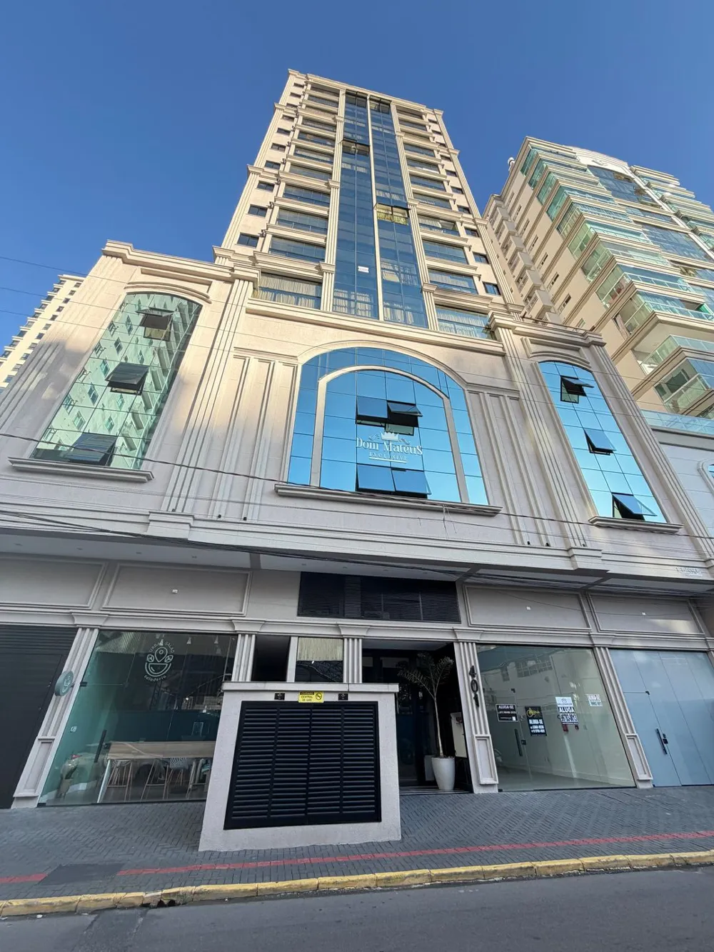 Apartamento para venda no bairro Meia Praia em Itapema