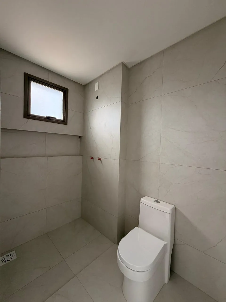 Apartamento para venda no bairro Meia Praia em Itapema
