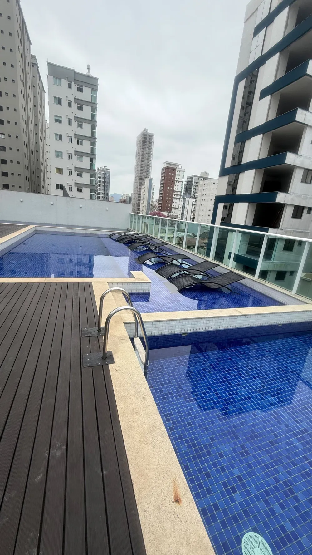 Apartamento 3 quartos para venda no bairro Meia Praia em Itapema