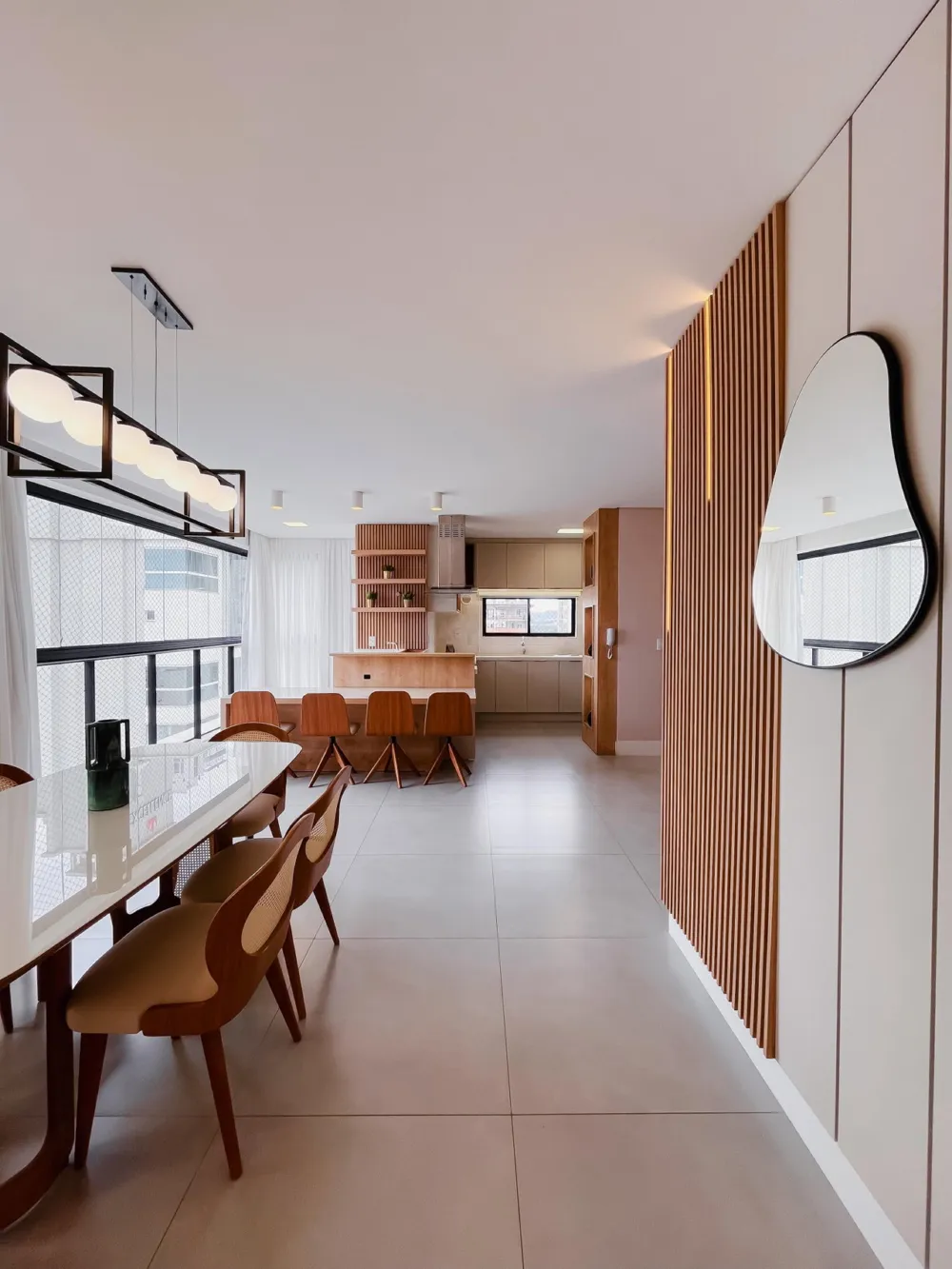 Apartamento para venda no bairro Meia Praia em Itapema