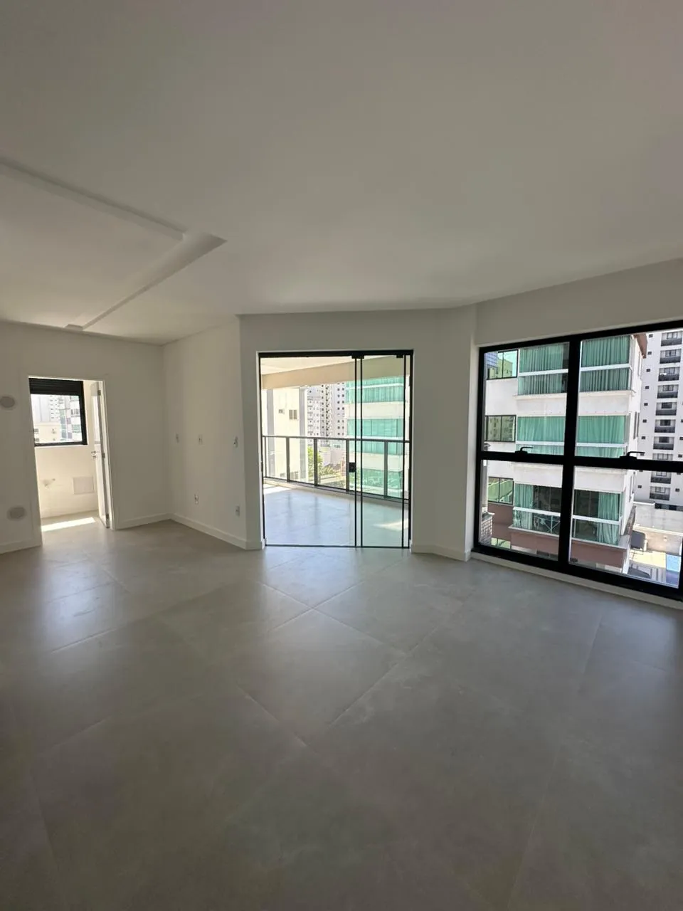Apartamento 3 quartos para venda no bairro Meia Praia em Itapema