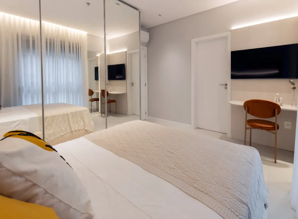Apartamento para venda no bairro Meia Praia em Itapema