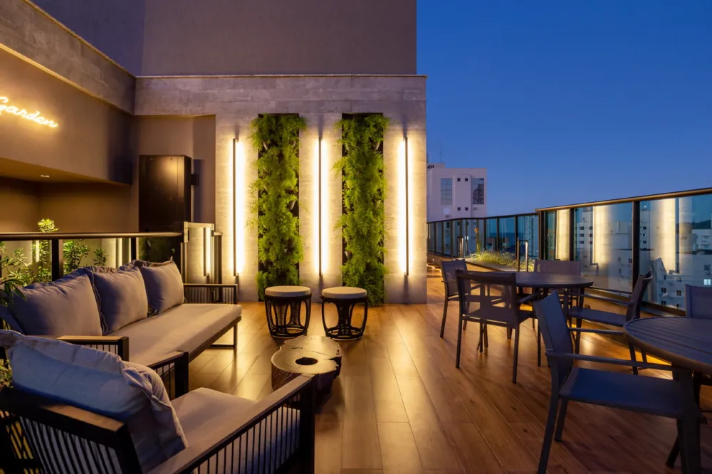 Apartamento para venda no bairro Meia Praia em Itapema
