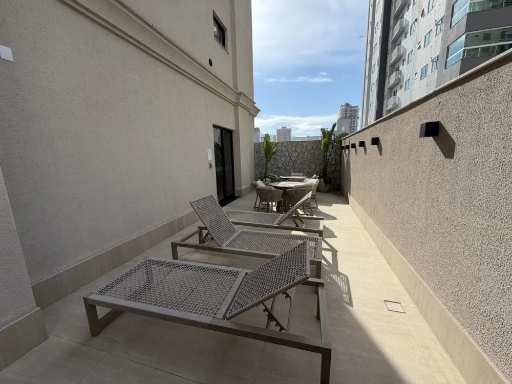 Apartamento para venda no bairro Meia Praia em Itapema