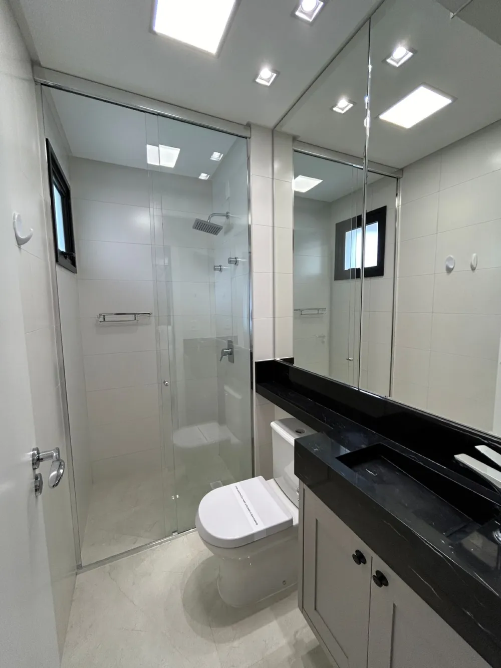 Apartamento para venda no bairro Meia Praia em Itapema