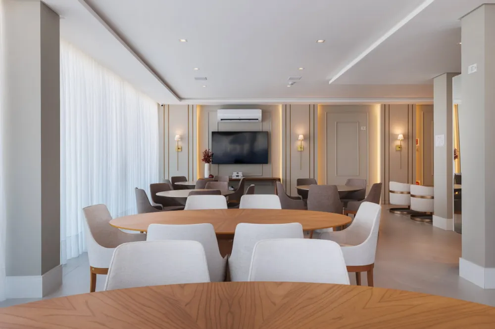 Apartamento para venda no bairro Meia Praia em Itapema