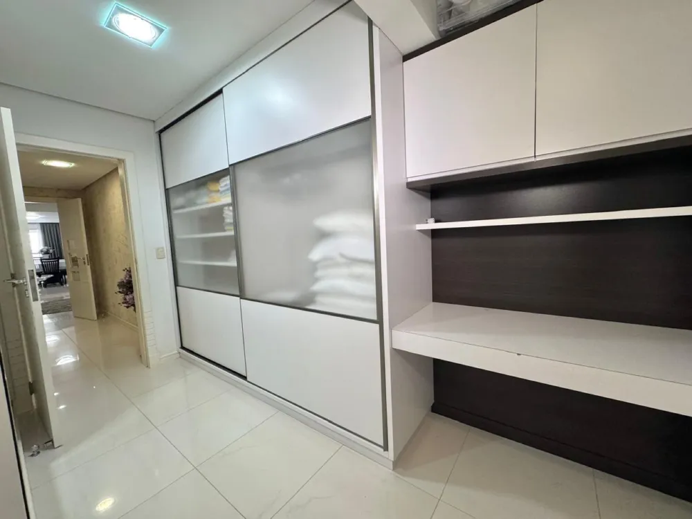 Apartamento para venda no bairro Meia Praia em Itapema