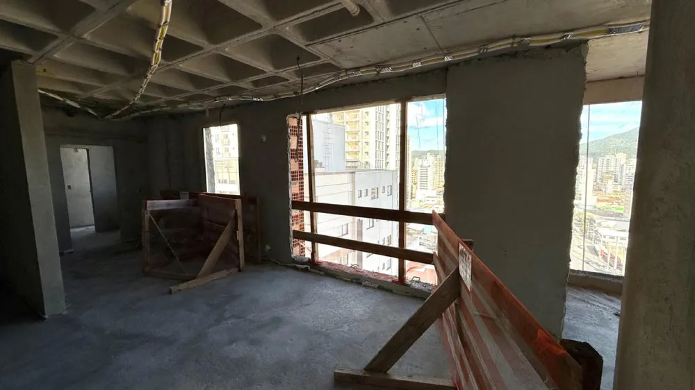 Apartamento para venda no bairro Meia Praia em Itapema