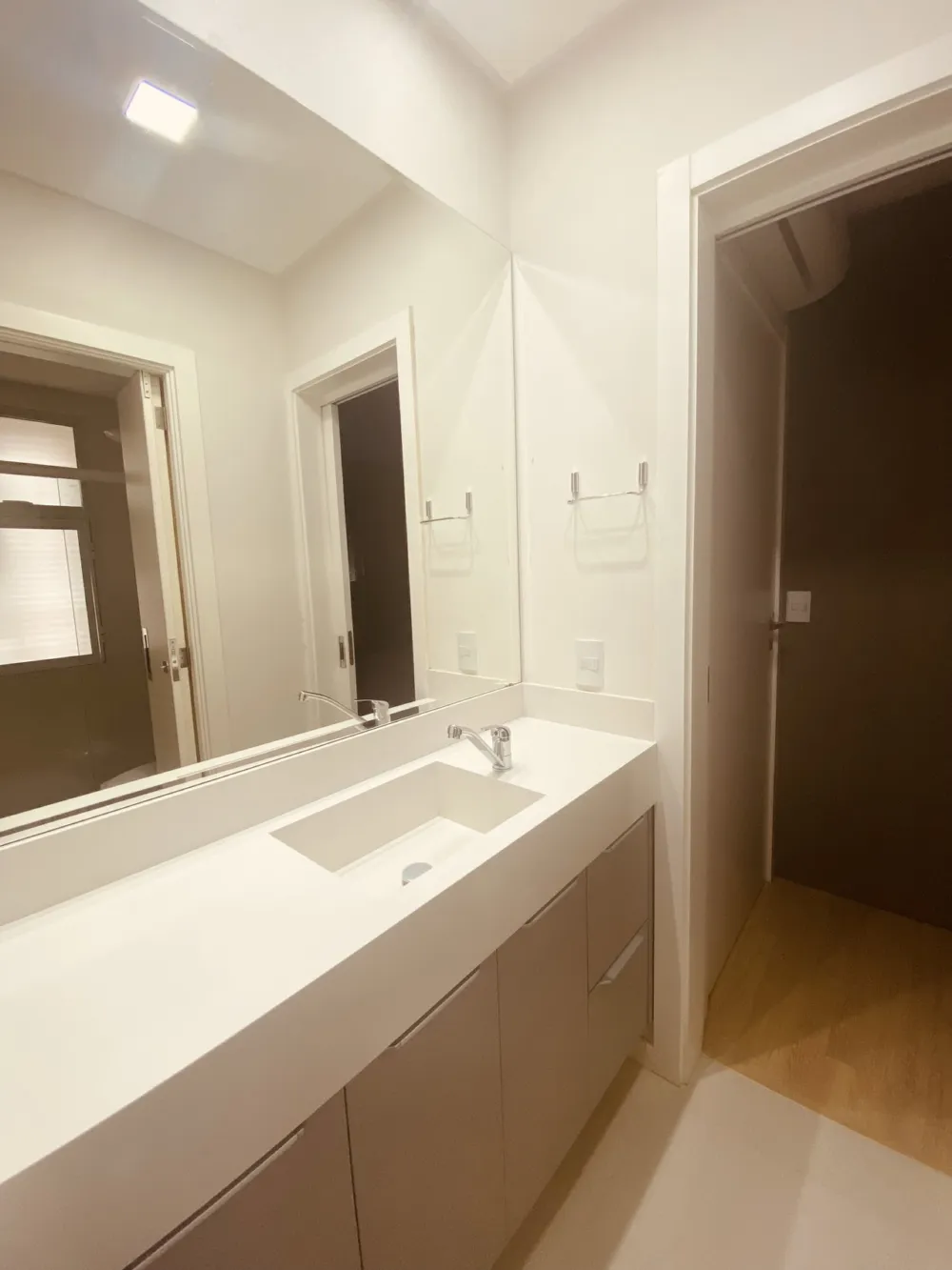Apartamento para venda no bairro Meia Praia em Itapema