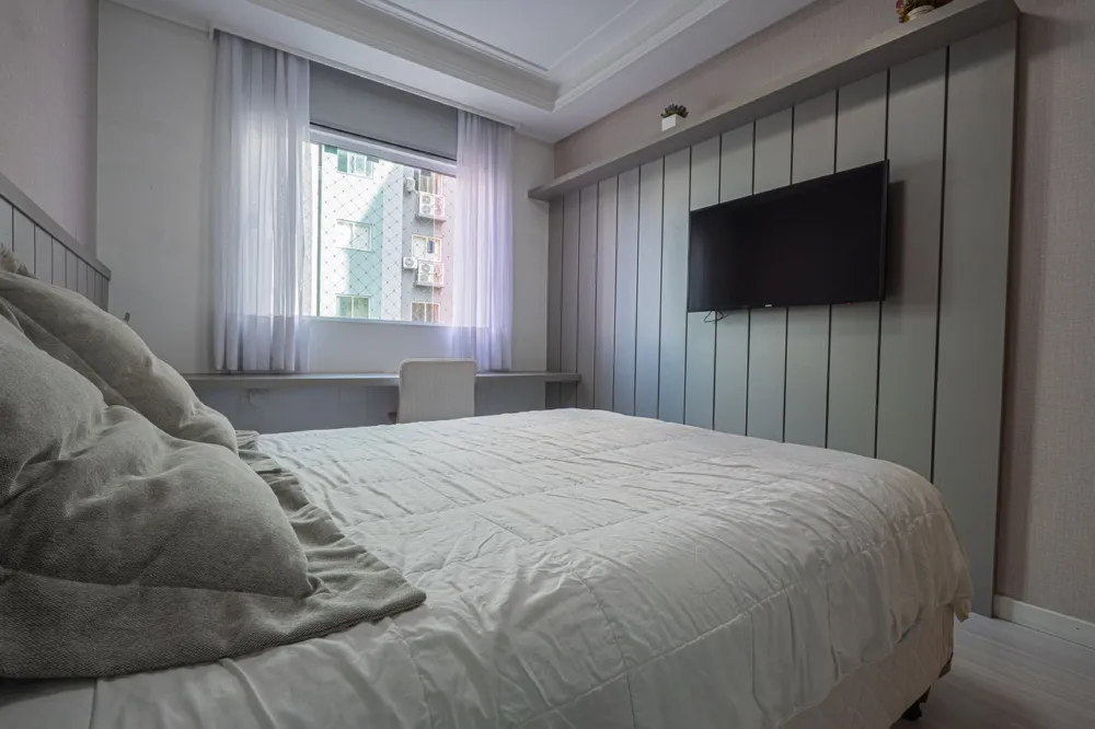 Apartamento para venda no bairro Meia Praia em Itapema