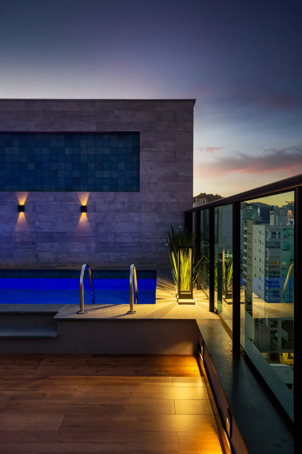 Apartamento para venda no bairro Meia Praia em Itapema
