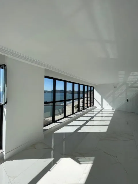 Apartamento para venda no bairro Meia Praia em Itapema