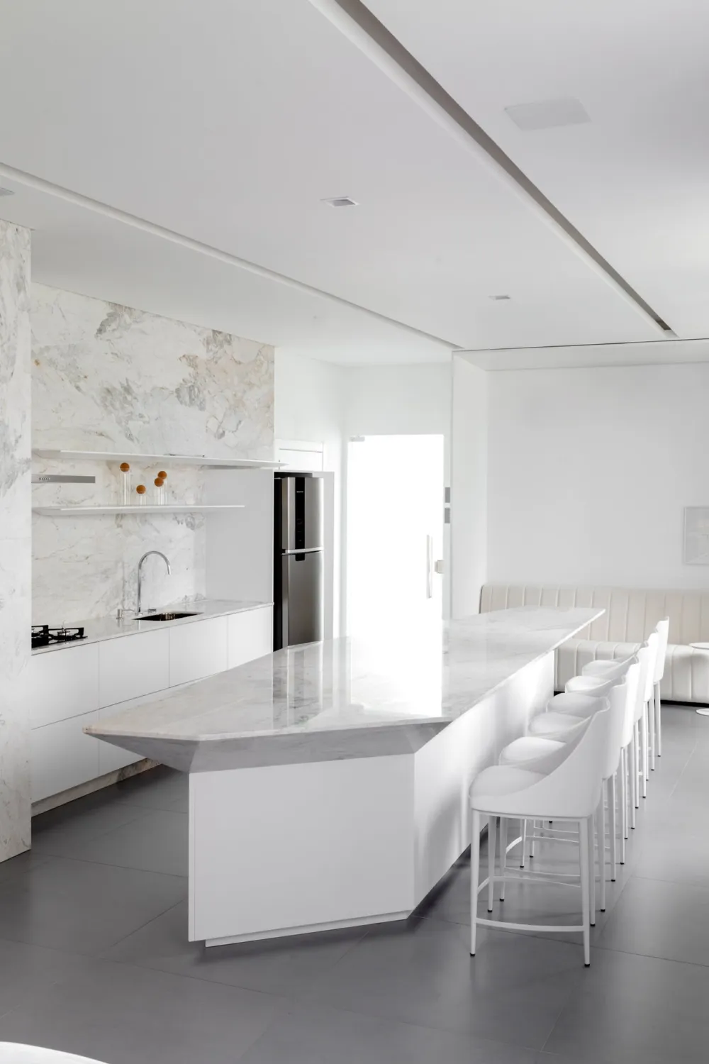 Apartamento para venda no bairro Meia Praia em Itapema