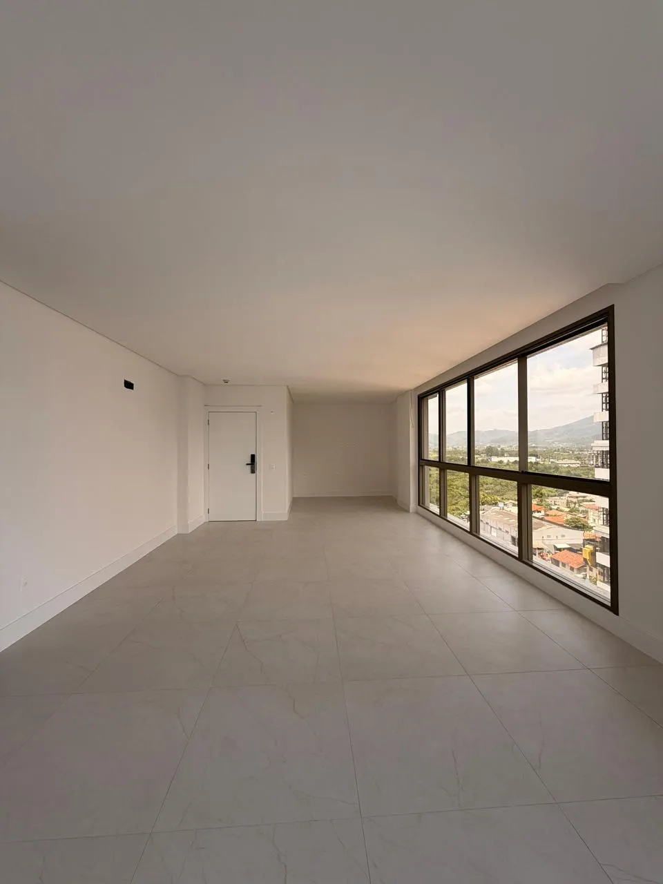 Apartamento para venda no bairro Meia Praia em Itapema