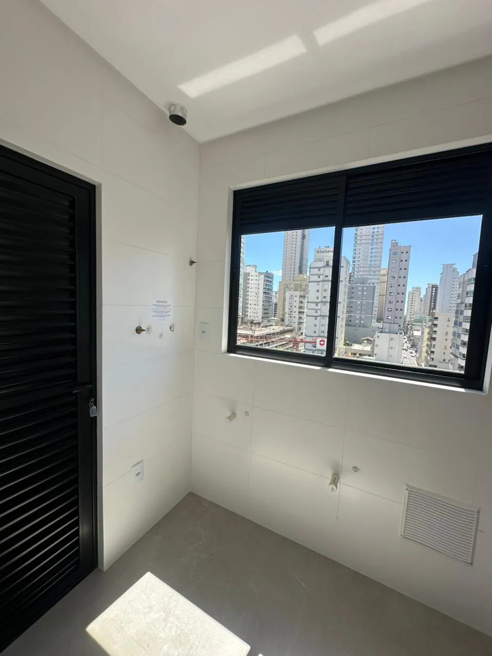 Apartamento 3 quartos para venda no bairro Meia Praia em Itapema