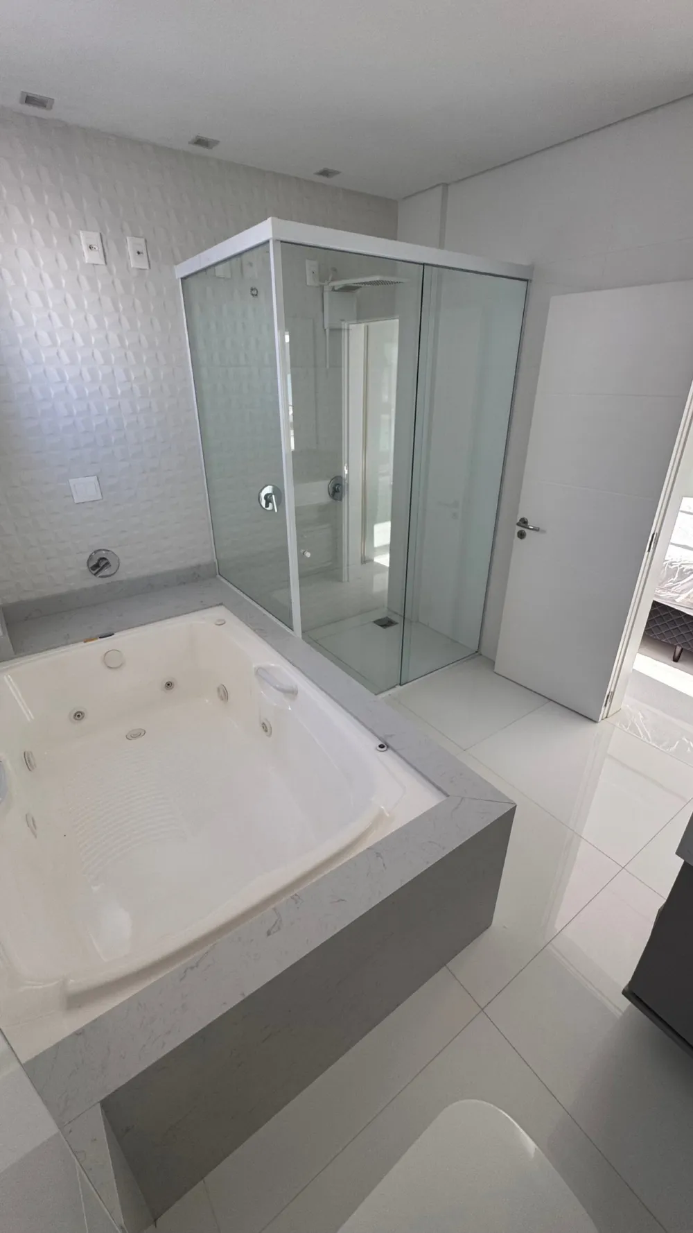 Apartamento para venda no bairro Meia Praia em Itapema