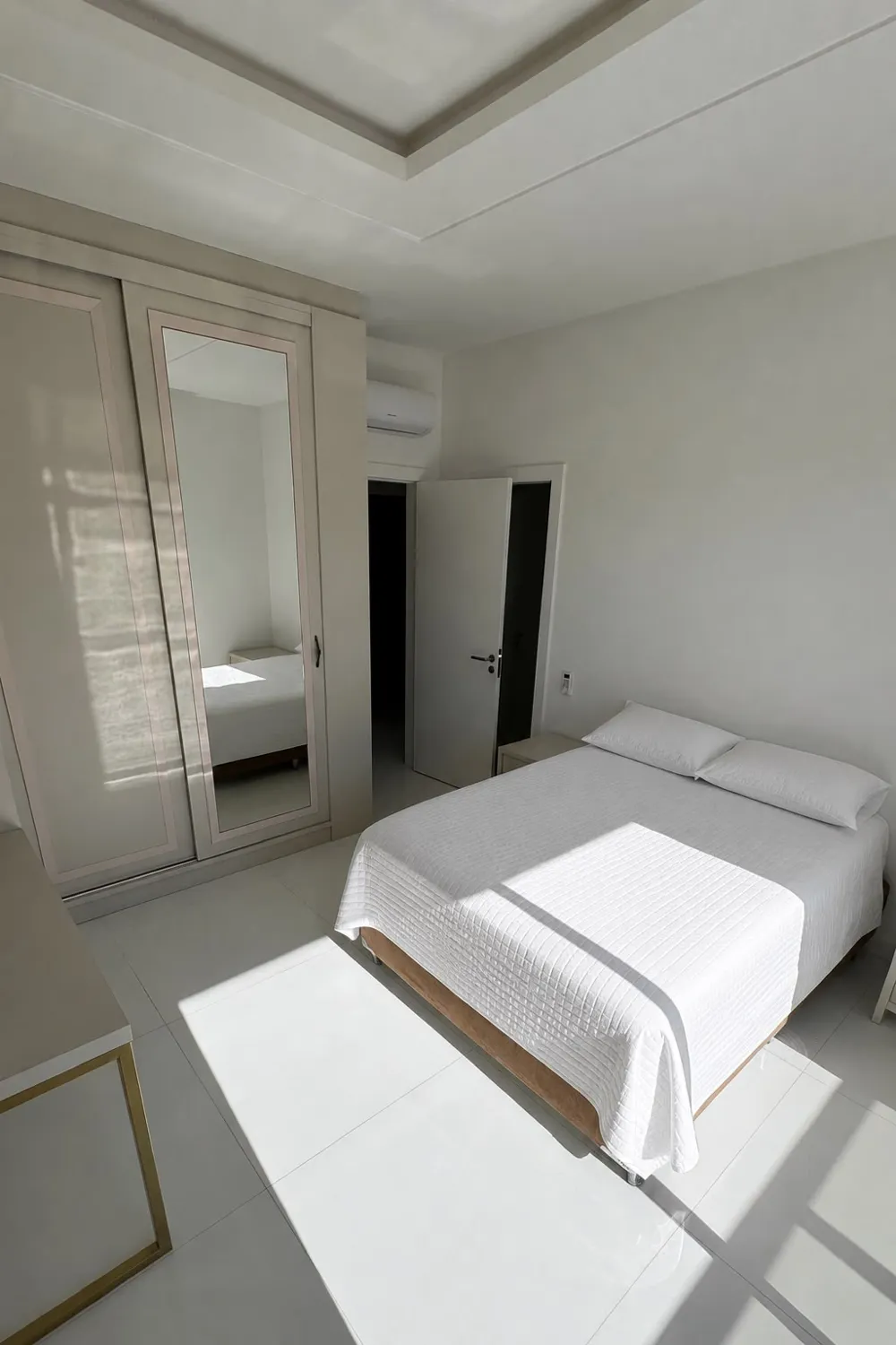 Apartamento para venda no bairro Meia Praia em Itapema