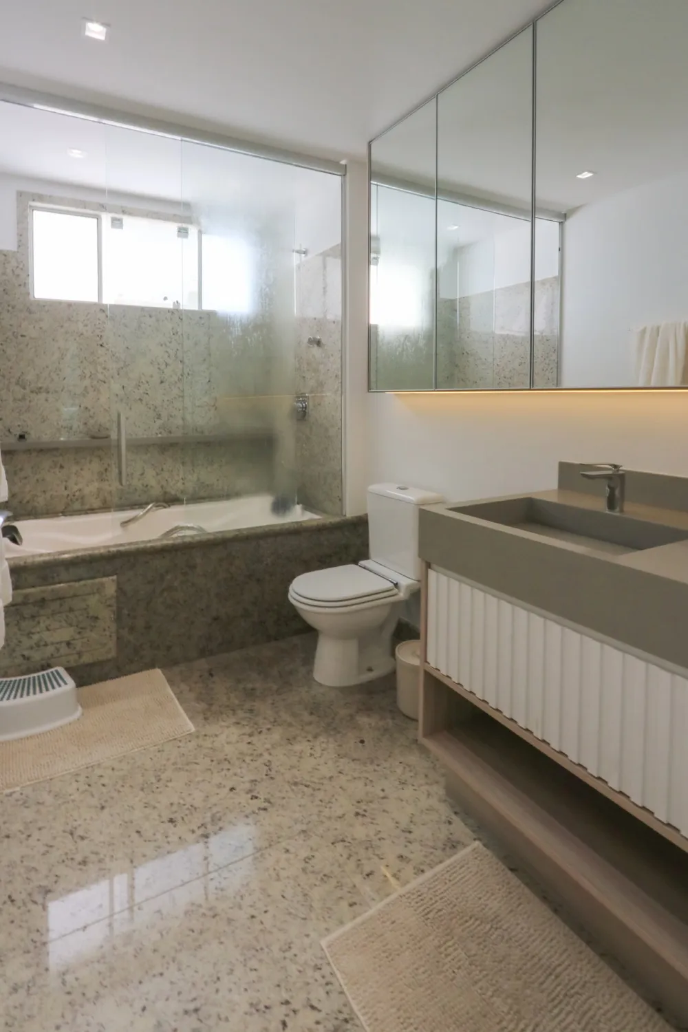 Apartamento 4 quartos para venda no bairro Meia Praia em Itapema