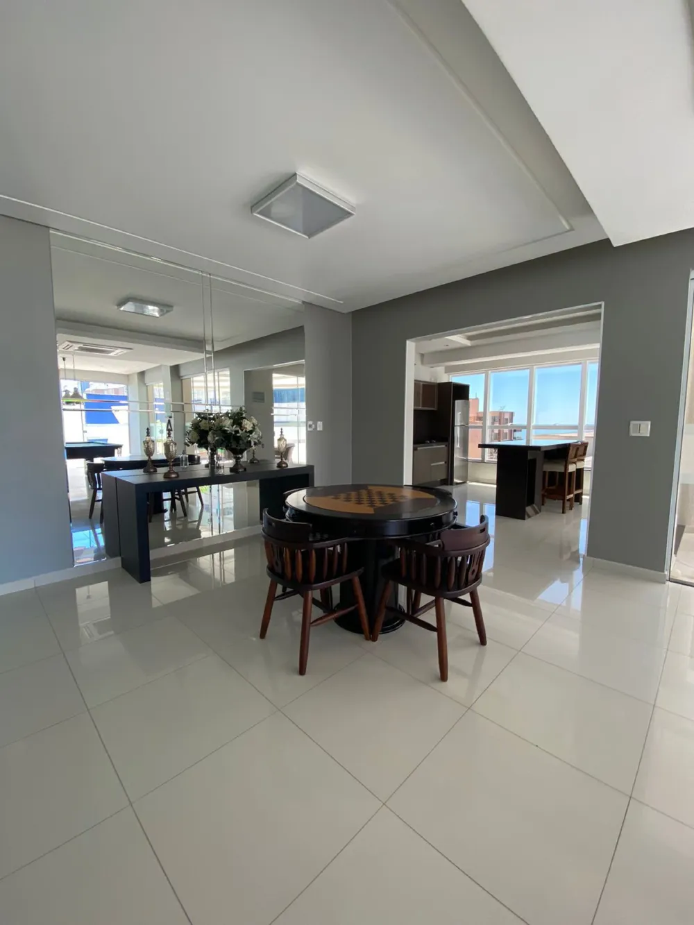 Apartamento para venda no bairro Meia Praia em Itapema