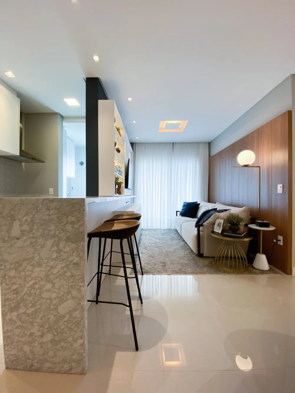 Apartamento para venda no bairro Meia Praia em Itapema
