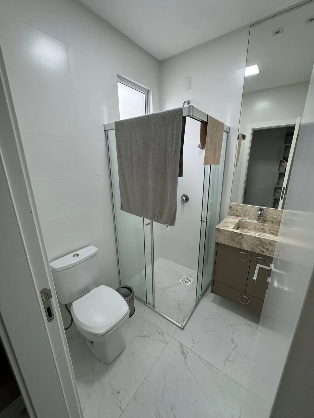 Apartamento para venda no bairro Meia Praia em Itapema