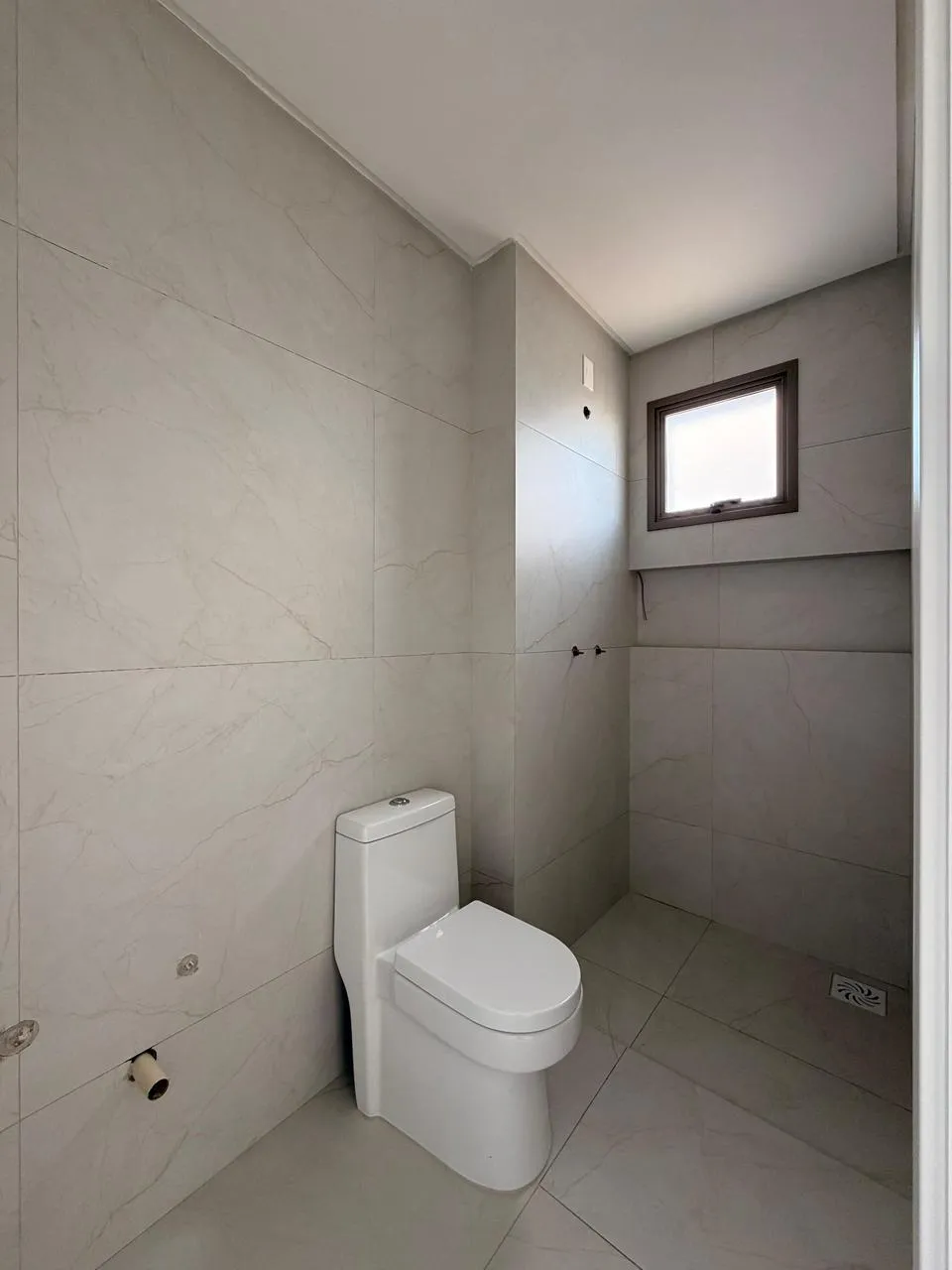 Apartamento para venda no bairro Meia Praia em Itapema
