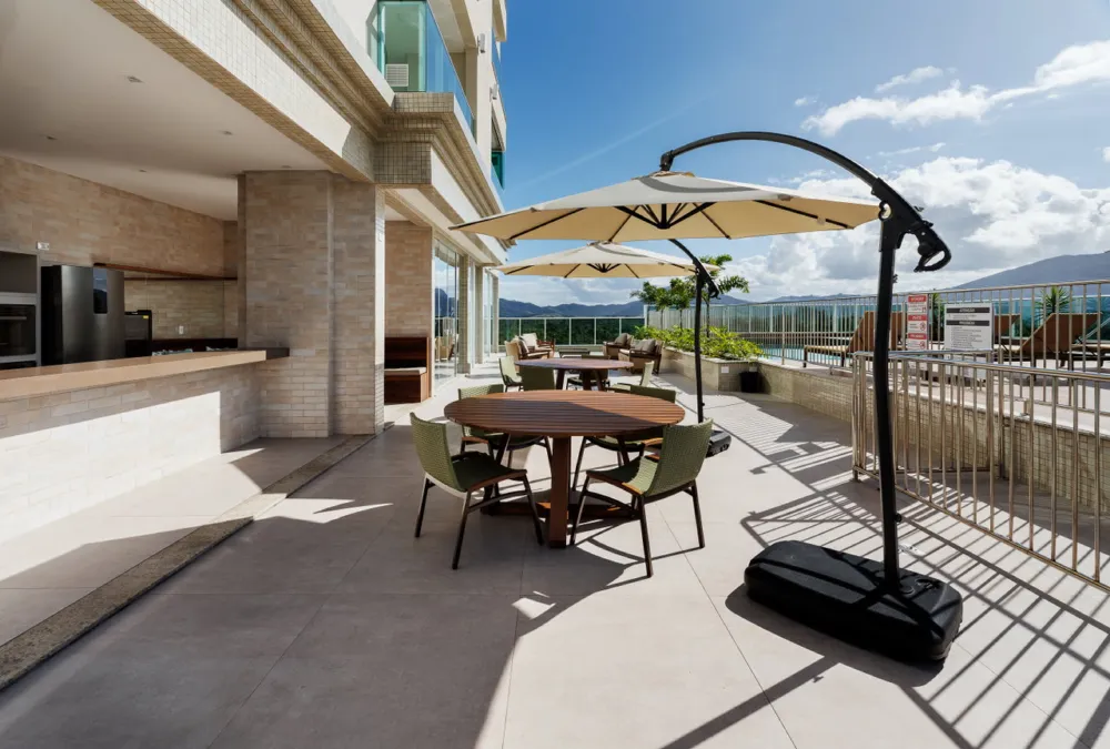 Apartamento para venda no bairro Meia Praia em Itapema