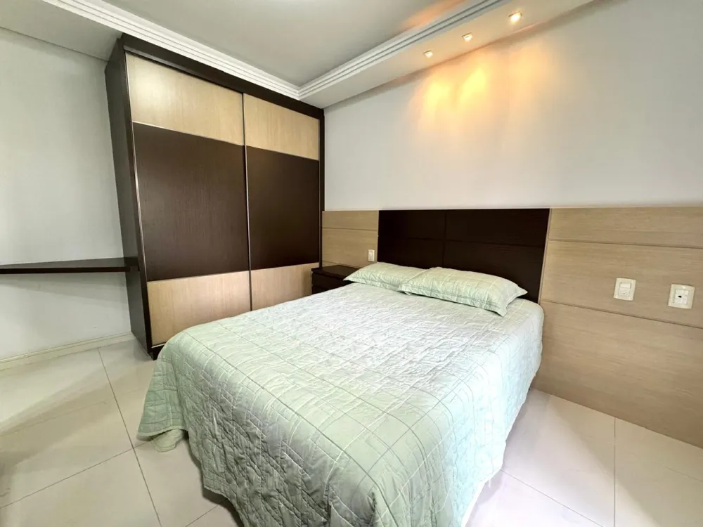 Apartamento para venda no bairro Meia Praia em Itapema