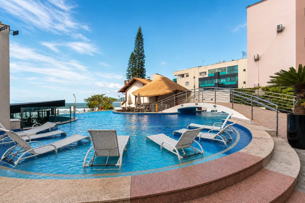 Apartamento para venda no bairro Meia Praia em Itapema