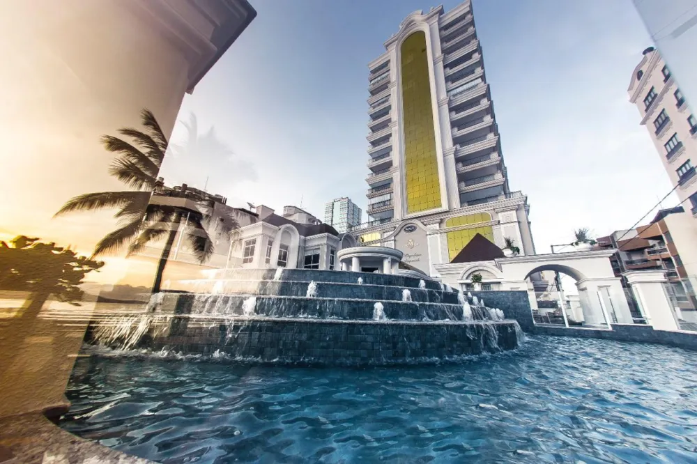 Apartamento para venda no bairro Meia Praia em Itapema