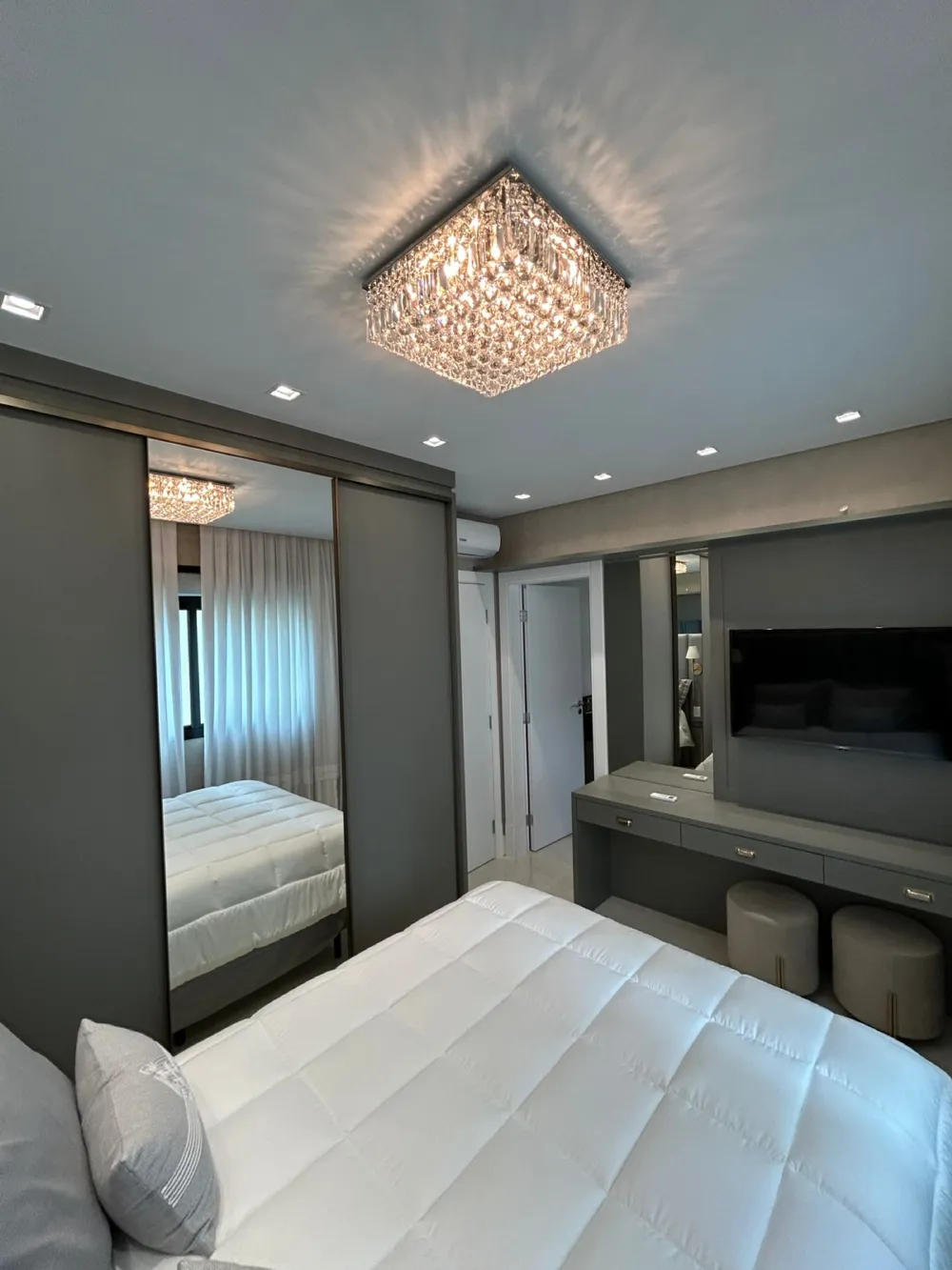 Apartamento para venda no bairro Meia Praia em Itapema